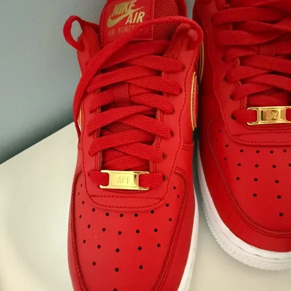 NEW-Nike Air Force 1 Red with Gold Details- NEVER WORN size 6.5 - Picture 11 of 13